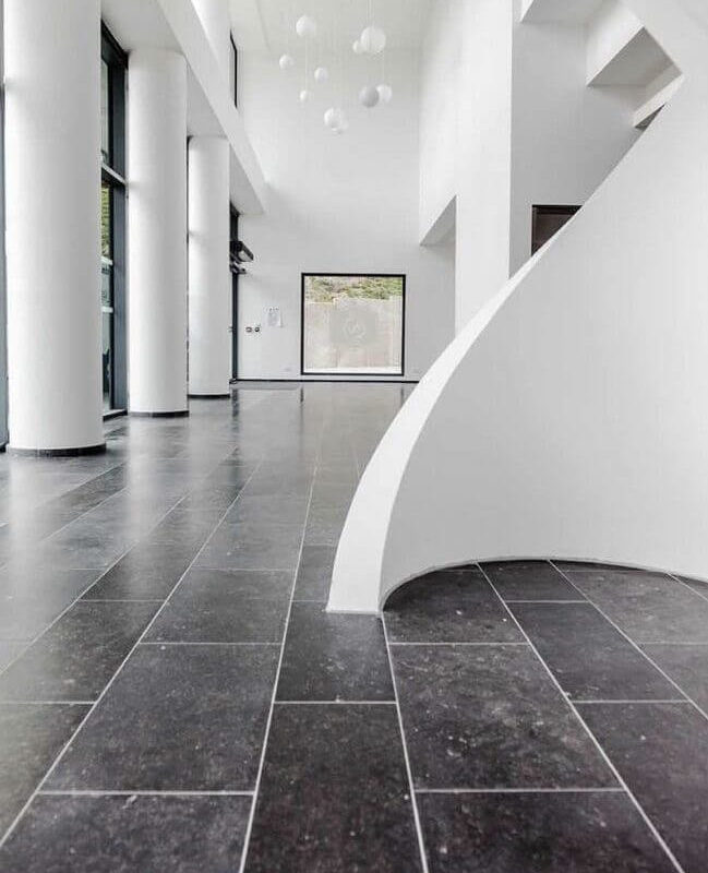 Blaustein-von-natursteinwolf-1-713x1024 (1) | aestivate Bodenplatten aus belgischem Blaustein aestivate