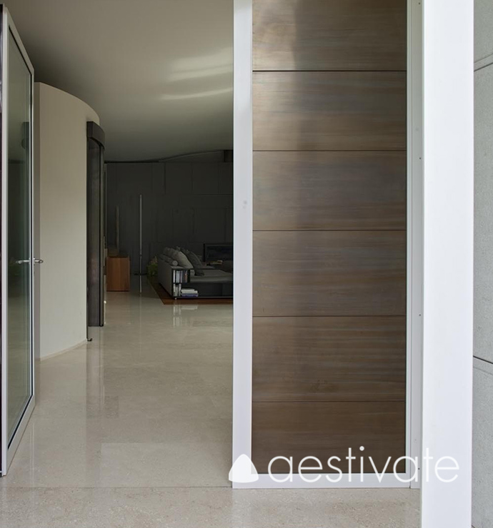 FL14315XXX_Kalksteinfliesen-Beige-Oliva-Grolla-Beige-geschliffen-3-1.jpg | aestivate Innenbereich mit Oliva Kalksteinfliesen aestivate