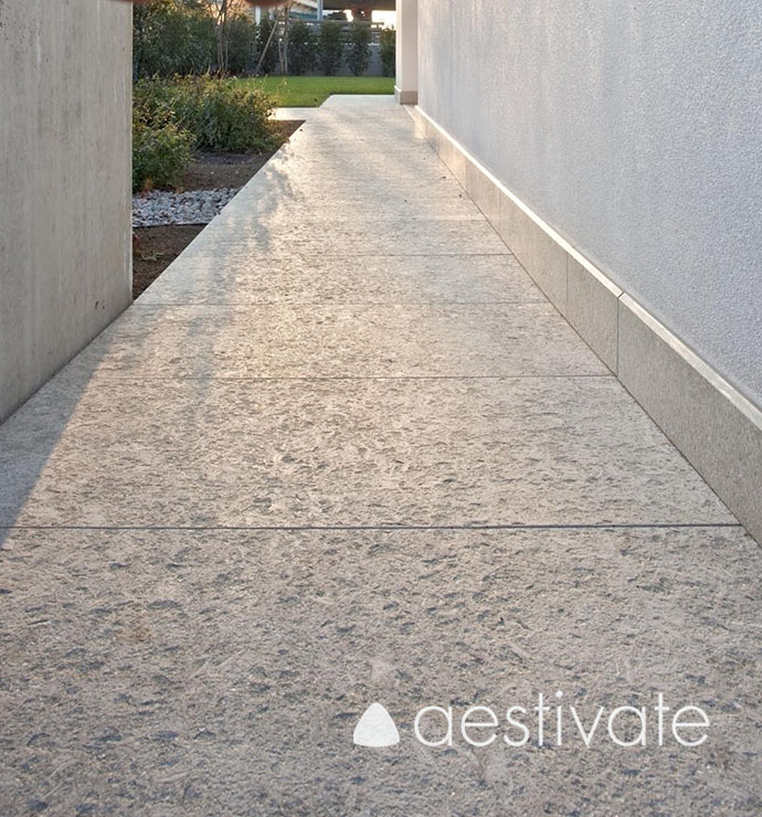TP14219XXX_Kalksteinplatten-Grey-Oliva-Grigio-Olivo-geflammt-5-1.jpg | aestivate Kalksteinpatte aus Grey Oliva Kalkstein geflammt aestivate