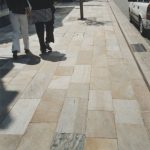 Terrassenplatte aus Albino Gold spaltrau Kalksteinterrassenplatten aestivate