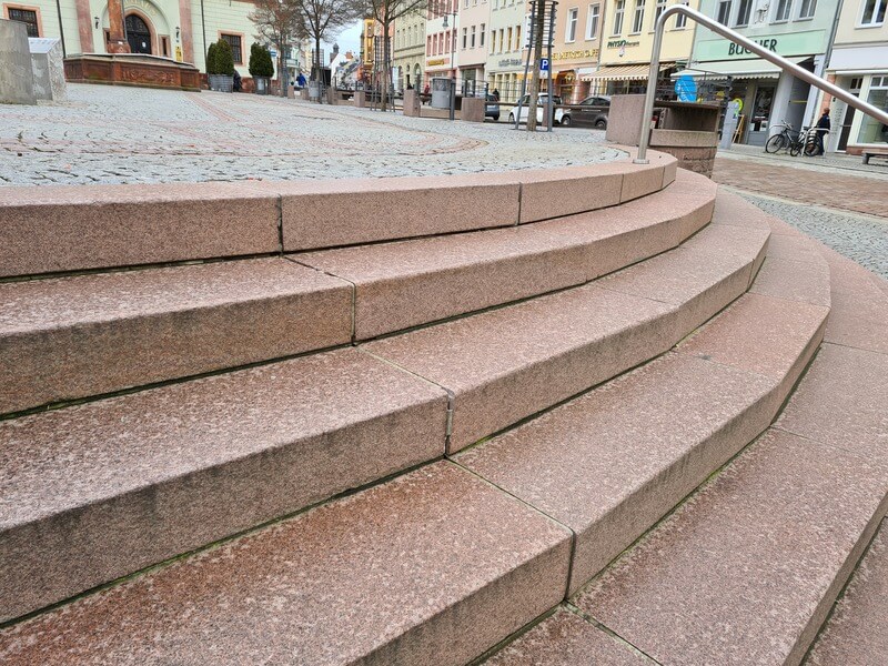 Granit Blockstufen - aestivate | aestivate Treppe aus Naturstein aestivate