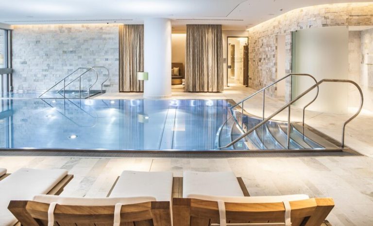 Rustikales Ambiente mit Polyplatten aestivate