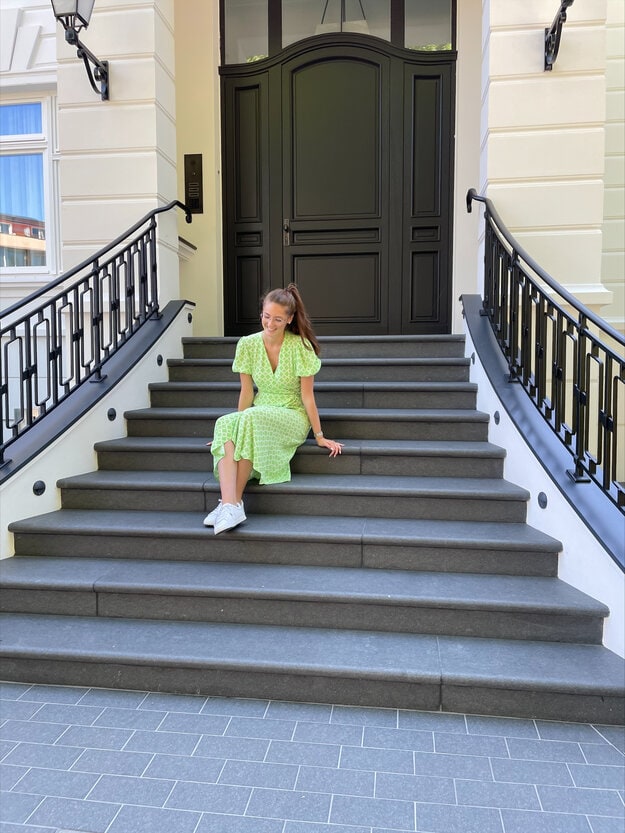 Blockstufenanlage aus massivem Nero Assoluto Granit aestiavte