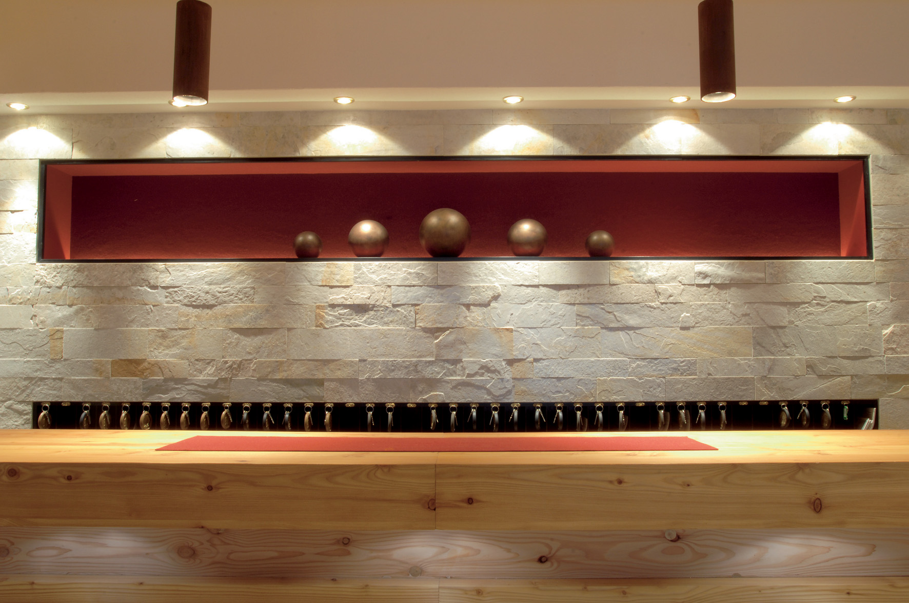 Natustein-Verblender-innen-aestivate | aestivate Riemchen aus Naturstein als Wandverkleidung aestivate