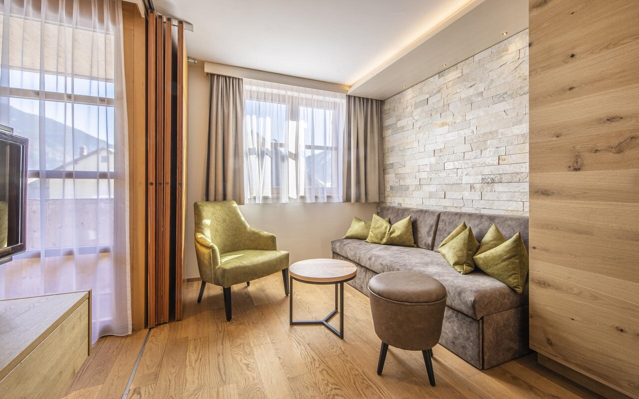 Rückwand aus Natursteinriemchen aestivate