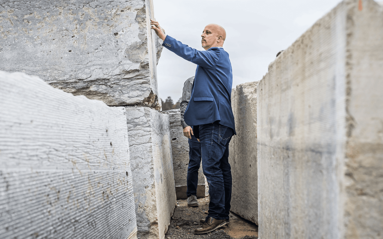 Rohblock Kontrolle im Steinbruch aestivate