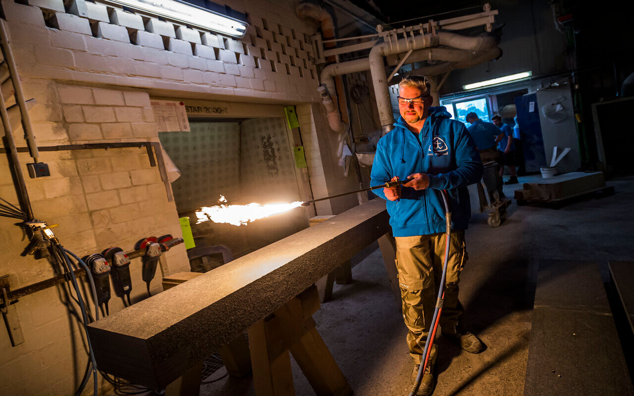 oberfläche_von_ntaurstein_flammen_-_aestivate | aestivate Flammen von Natursteinoberflächen aestivate