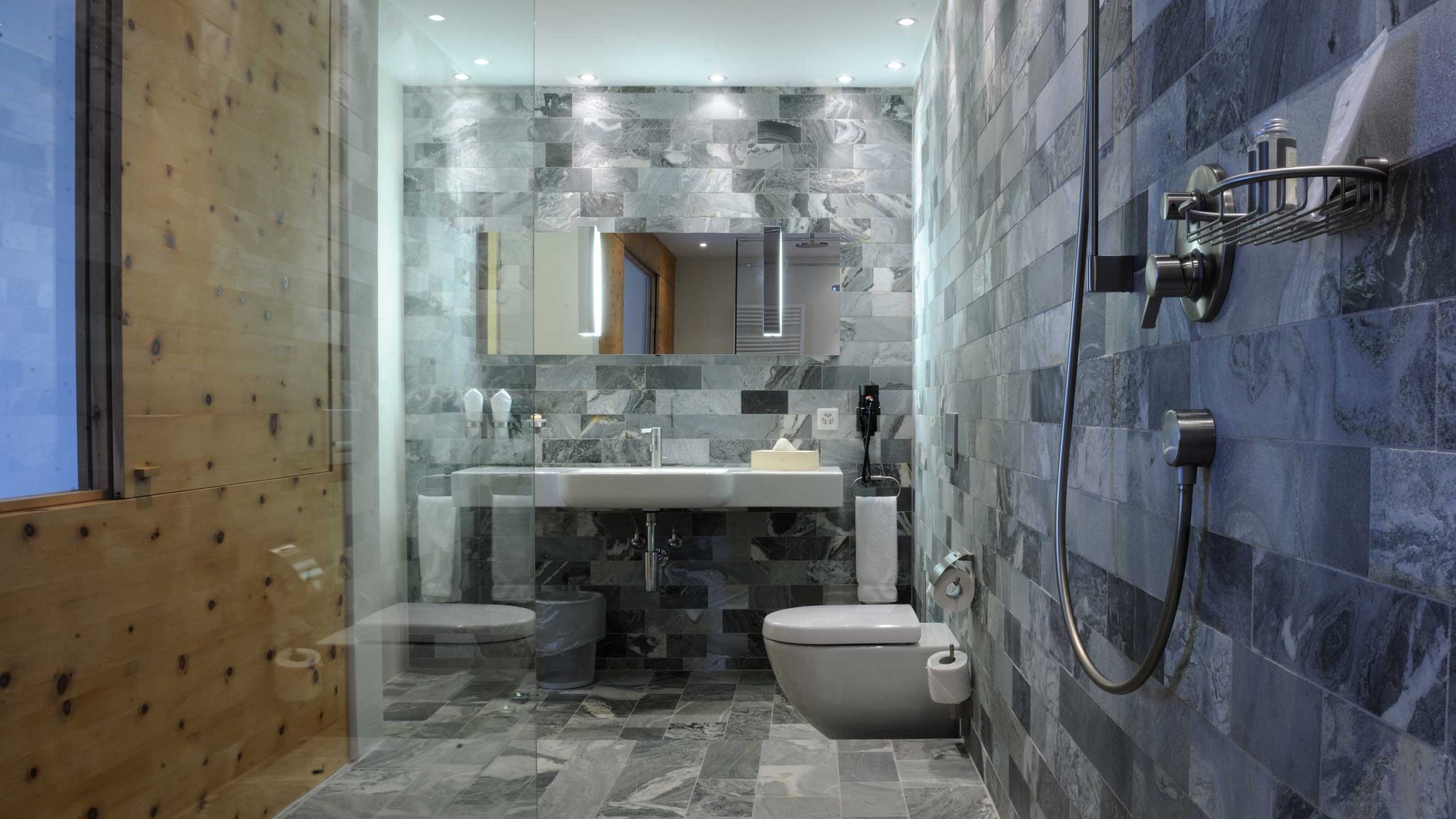 Badezimmer aus Silberquarzit von aestivate